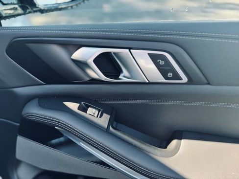 New 2026 BMW X5 xDrive40i w/ M Sport Package image 18