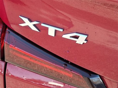 Used 2019 Cadillac XT4 Luxury w/ Cold Weather Package image 25