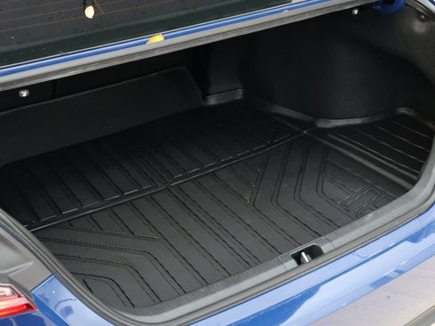 Used 2025 Toyota Camry SE image 32