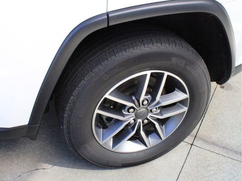 Used 2021 Jeep Grand Cherokee Limited AWD/4WD image 13