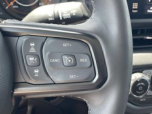 Used 2025 Jeep Gladiator Rubicon w/ Convenience Group AWD/4WD image 20