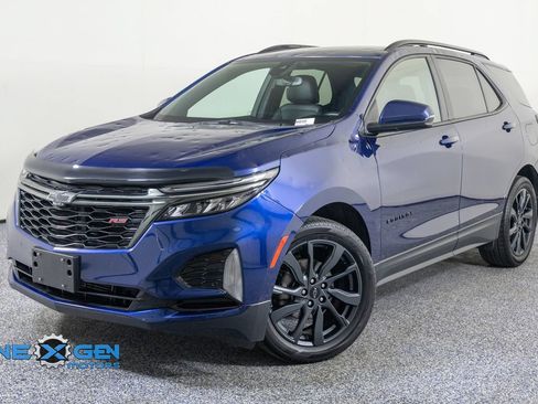 Used 2022 Chevrolet Equinox RS w/ LPO, Floor Liner Package FWD image 3