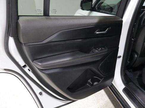 Used 2023 Jeep Grand Cherokee L Laredo AWD/4WD image 19