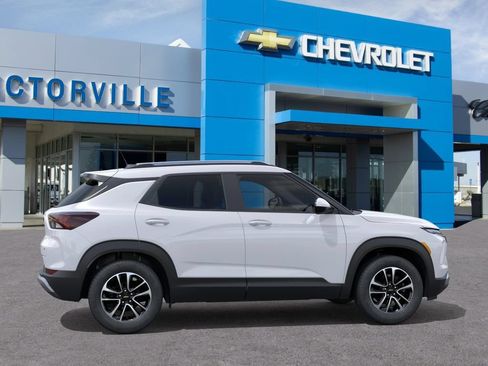 New 2026 Chevrolet TrailBlazer LT w/ LT Cold Weather Package FWD image 5