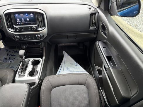 Used 2022 Chevrolet Colorado LT w/ LT Convenience Package image 21