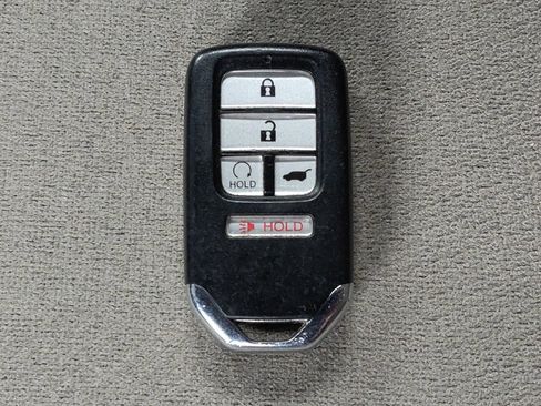 Used 2018 Honda Pilot EX image 32