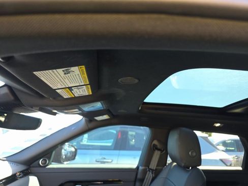 Used 2025 Land Rover Range Rover Evoque S image 8