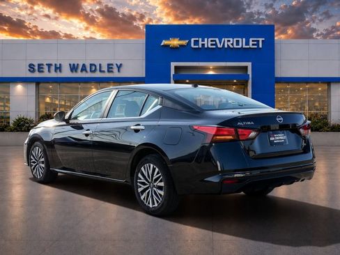 Used 2025 Nissan Altima 2.5 SV AWD/4WD image 5