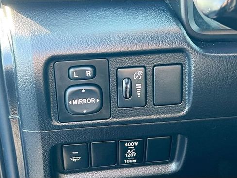 Used 2018 Toyota 4Runner SR5 Premium image 10