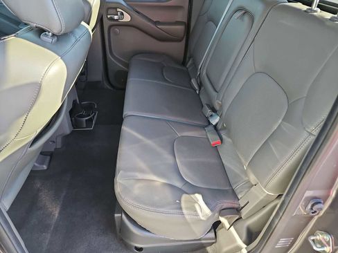 Used 2019 Nissan Frontier SL image 21