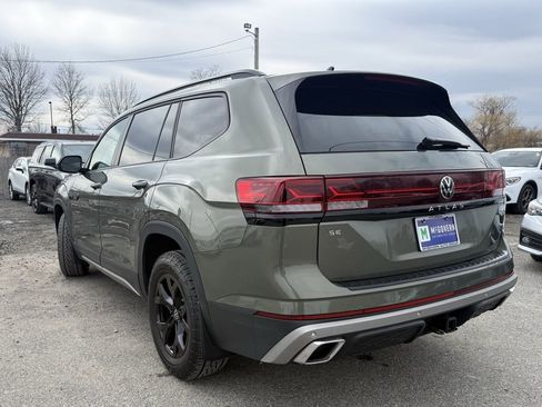 Used 2024 Volkswagen Atlas Peak Edition SE image 6