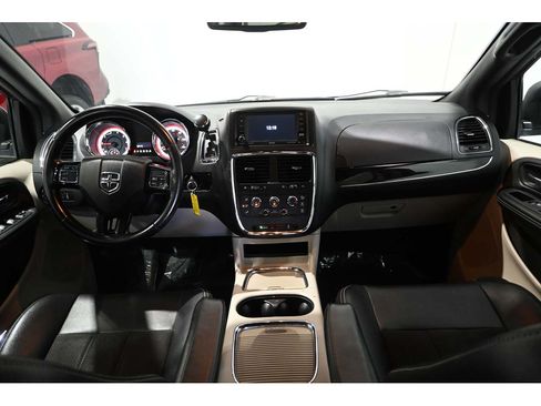 Used 2020 Dodge Grand Caravan SXT FWD image 23