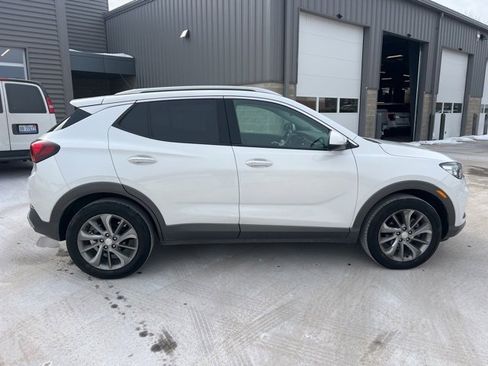 Used 2021 Buick Encore GX Essence w/ Experience Buick Package image 4