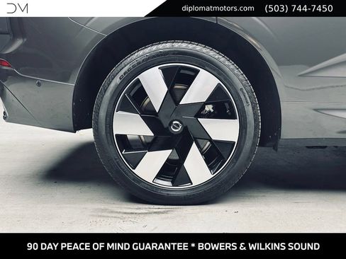 Used 2024 Volvo XC60 T8 Ultimate AWD/4WD image 42