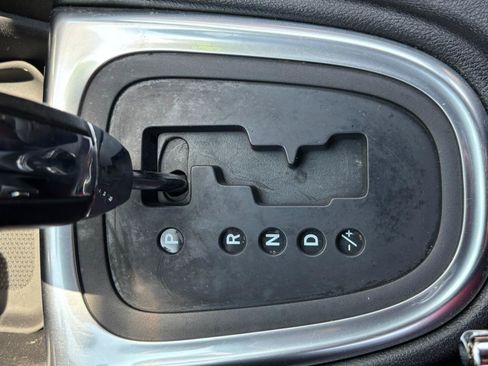 Used 2012 Dodge Avenger SXT Plus FWD image 15