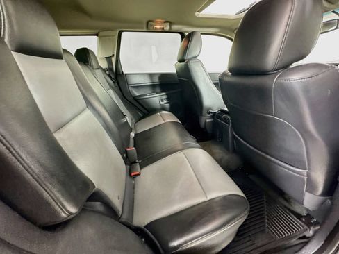 Used 2010 Jeep Grand Cherokee Laredo AWD/4WD image 33