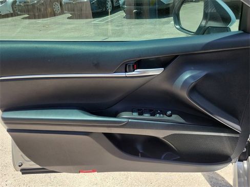 Used 2023 Toyota Camry SE image 10