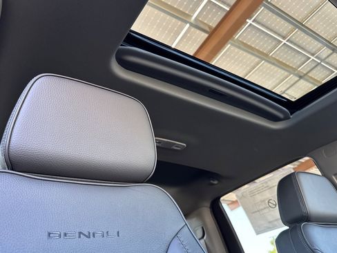 New 2025 GMC Sierra 2500 Denali w/ Denali Reserve Package image 17