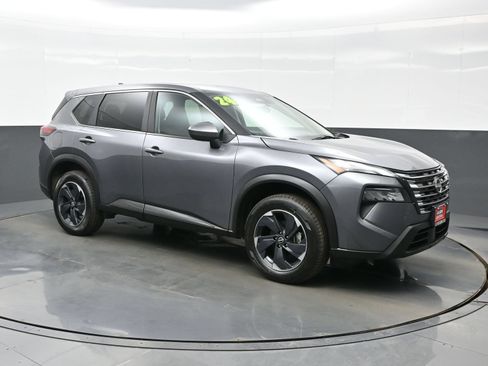 Used 2024 Nissan Rogue SV AWD/4WD image 11