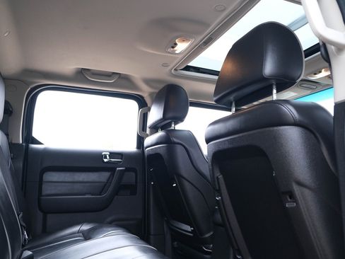 Used 2009 HUMMER H3T Alpha image 23