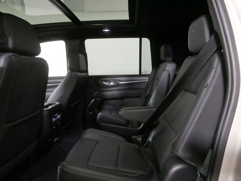 Used 2024 GMC Yukon XL Denali AWD/4WD image 23