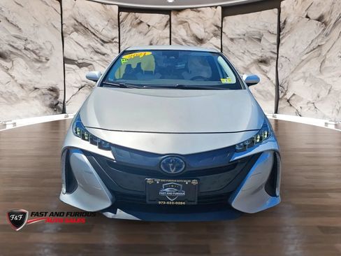 Used 2021 Toyota Prius Prime XLE w/ Carpet Mat Package (TMS) FWD image 3