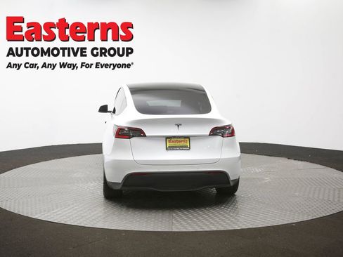 Used 2021 Tesla Model Y 2WD image 32