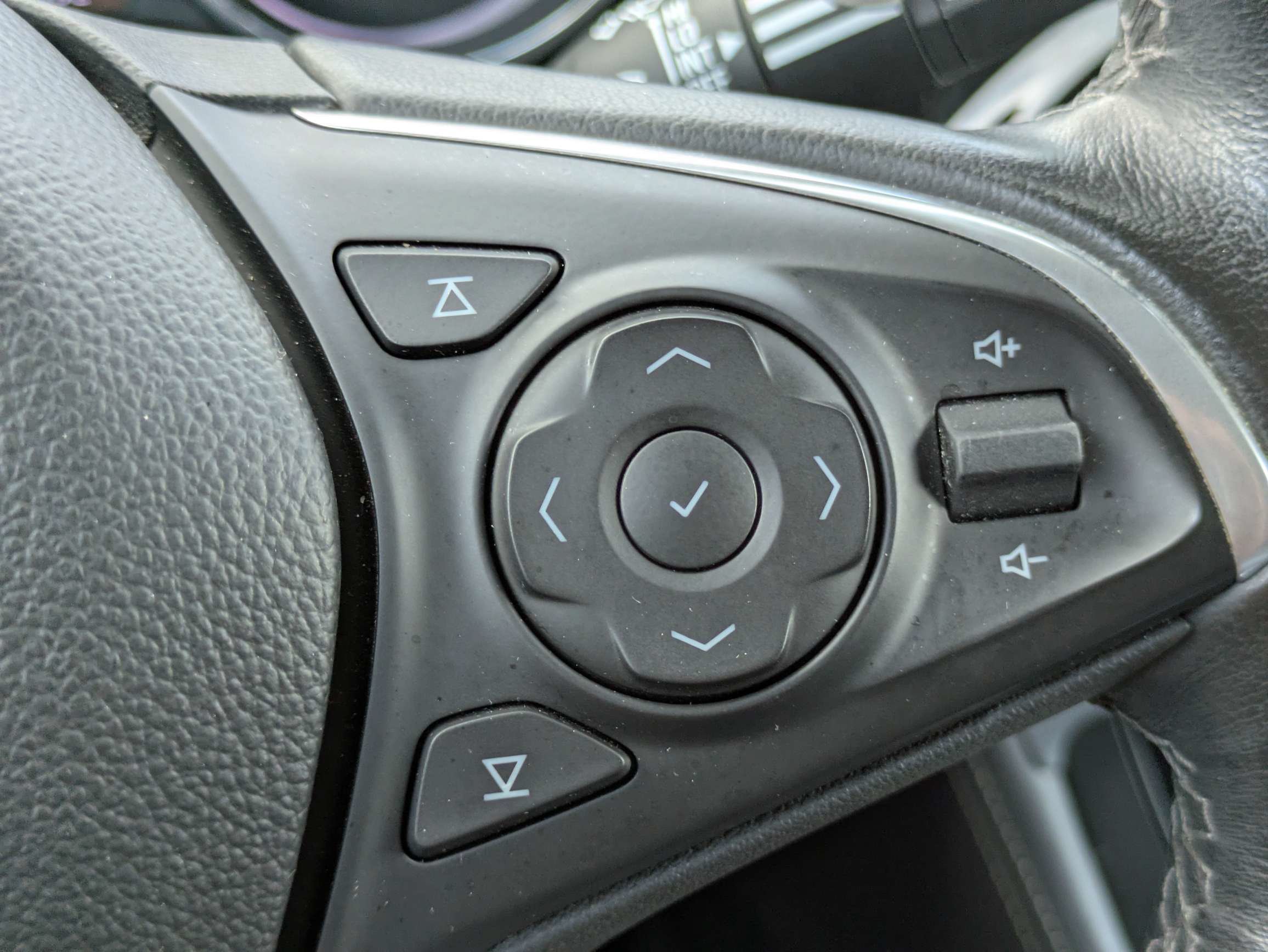 Certified 2020 Buick Envision Essence FWD image 15