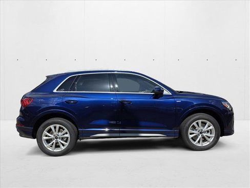 New 2025 Audi Q3 2.0T Premium w/ Convenience Package AWD/4WD image 4