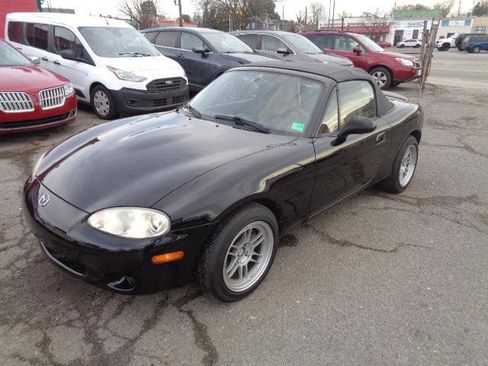 Used 2004 MAZDA MX-5 Miata LS w/ Convenience Pkg image 14