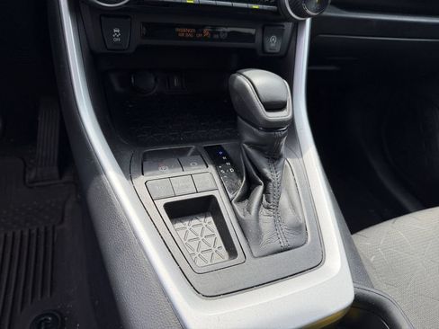 Used 2021 Toyota RAV4 XLE FWD image 25