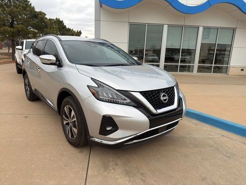 Used 2023 Nissan Murano SV image 2