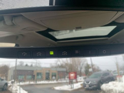 Used 2019 Nissan Rogue SL w/ Premium Package image 26