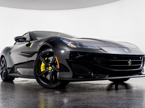 Used 2019 Ferrari Portofino image 4
