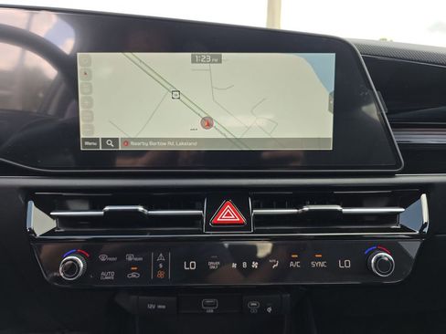 New 2025 Kia Niro EX image 19