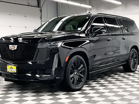 Used 2024 Cadillac Escalade ESV Sport Platinum AWD/4WD image 13