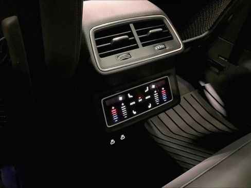 Certified 2023 Audi e-tron Premium Plus w/ Premium Plus Package AWD/4WD image 34