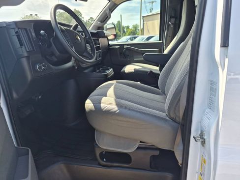 Used 2023 Chevrolet Express 3500 LT w/ LT Preferred Equipment Group RWD image 11