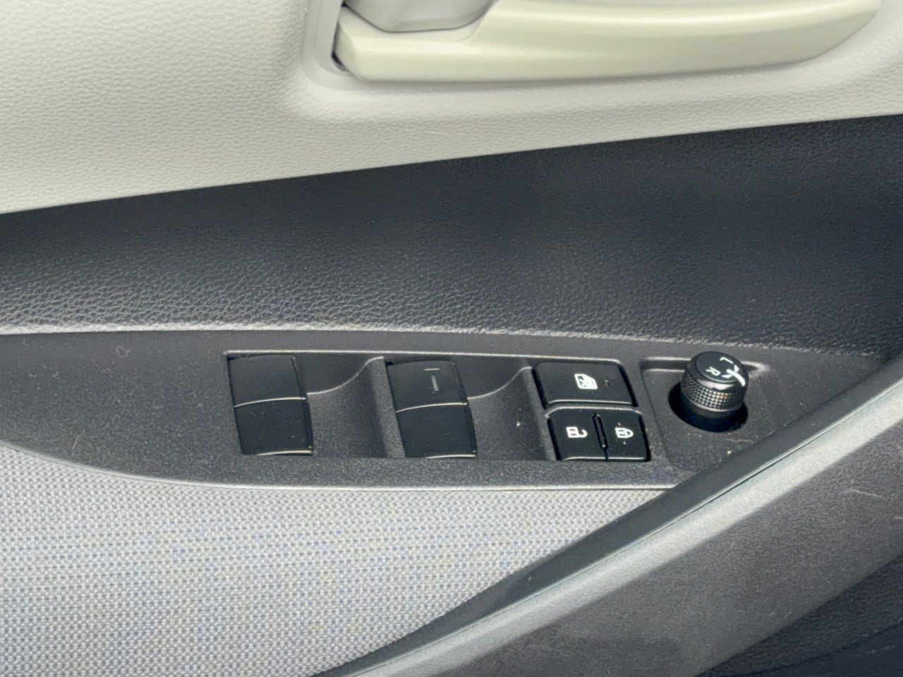 Certified 2024 Toyota Corolla LE FWD image 15