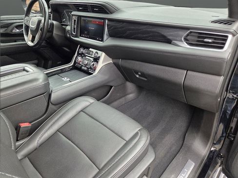 Used 2021 GMC Yukon Denali w/ Denali Ultimate Package AWD/4WD image 24