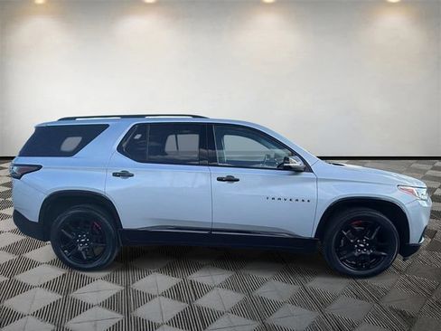 Used 2021 Chevrolet Traverse Premier w/ Redline Edition AWD/4WD image 4