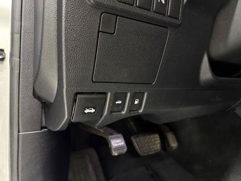 Used 2013 Lexus ES 350 w/ Luxury Pkg FWD image 14