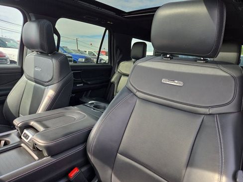 Used 2025 Ford Expedition Platinum w/ Stealth Performance Package AWD/4WD image 10