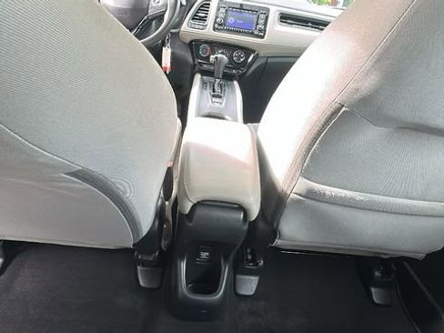 Used 2019 Honda HR-V LX image 25