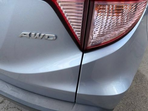Used 2018 Honda HR-V EX image 5