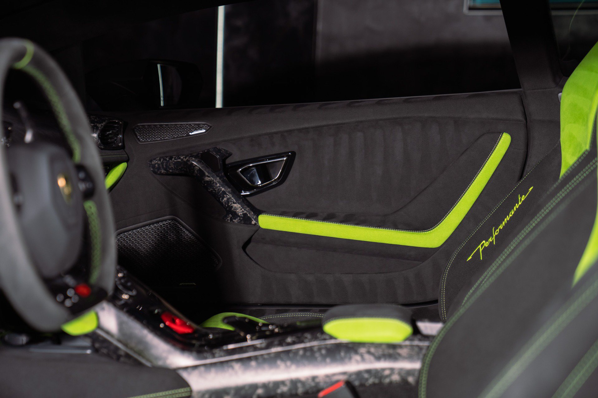 Used 2018 Lamborghini Huracan Performante AWD/4WD image 50
