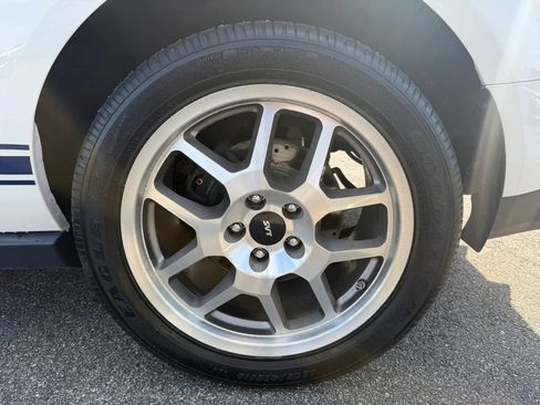 Used 2007 Ford Mustang Shelby GT500 RWD image 33