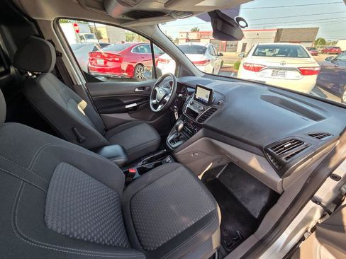 Used 2022 Ford Transit Connect XLT FWD image 18