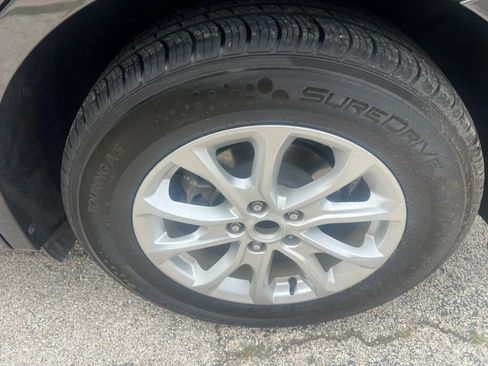 Used 2021 Chevrolet Equinox LT FWD image 11