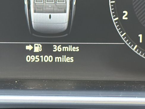 Used 2017 Land Rover Range Rover Supercharged AWD/4WD image 30